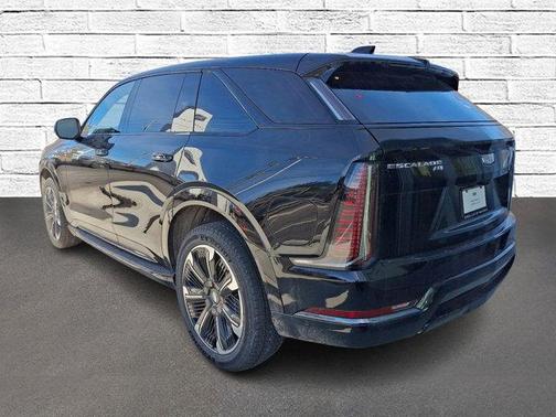 2025 Cadillac Escalade IQ 1