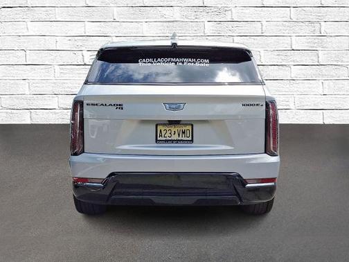 2025 Cadillac Escalade IQ Sport 1