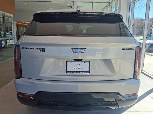 2025 Cadillac Escalade IQ Sport 1