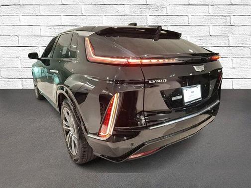 Stellar Black Metallic 2024 Cadillac LYRIQ Luxury
