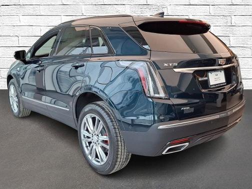2025 Cadillac XT5 Sport