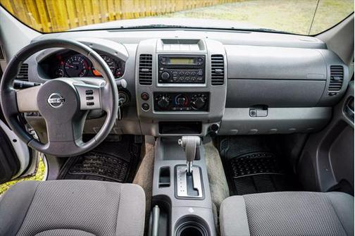 2006 Nissan Frontier SE Crew Cab