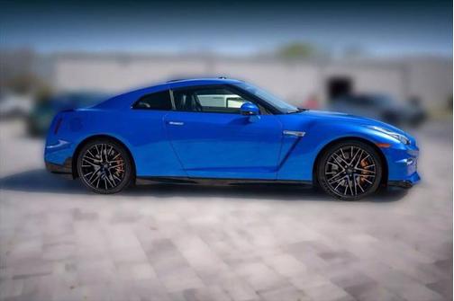 2024 Nissan GT-R Premium Dual-clutch 6-Speed Transmission