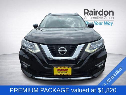 Magnetic Black 2018 Nissan Rogue SL