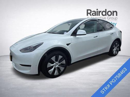 Pearl White Multi-Coat 2023 Tesla Model Y Long Range Dual Motor All-Wheel Drive