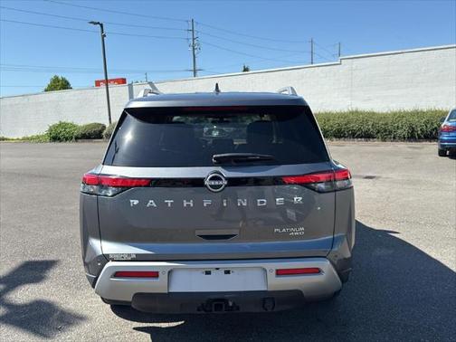 2023 Nissan Pathfinder Platinum 4WD