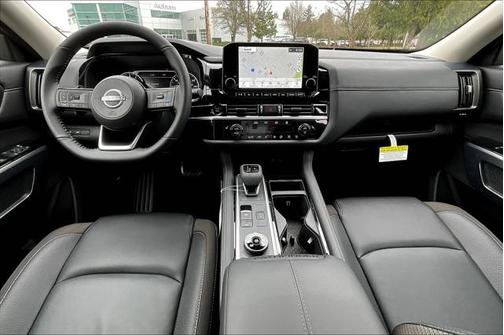 2025 Nissan Pathfinder SL 4WD