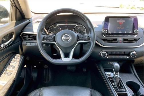 2021 Nissan Altima SR FWD