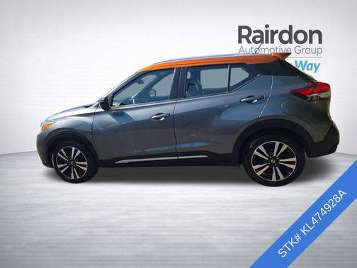 Gray 2019 Nissan Kicks SR