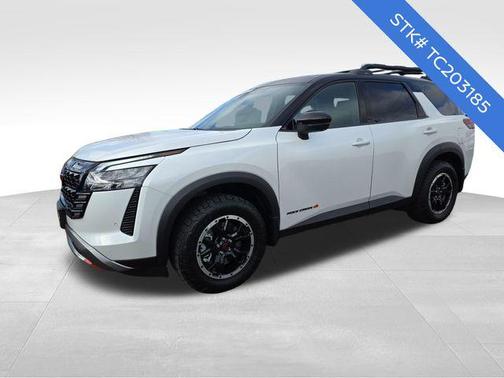 Everest White Pearl/Black 2026 Nissan Pathfinder Rock Creek