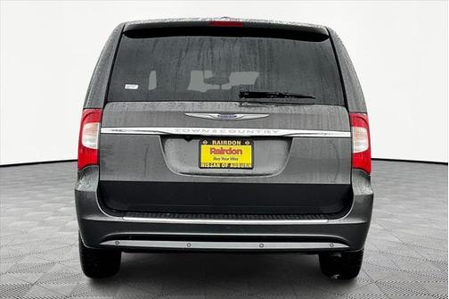 2016 Chrysler Town & Country Touring-L