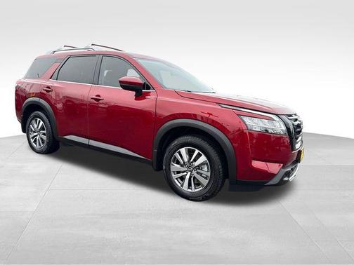 2023 Nissan Pathfinder SL 4WD