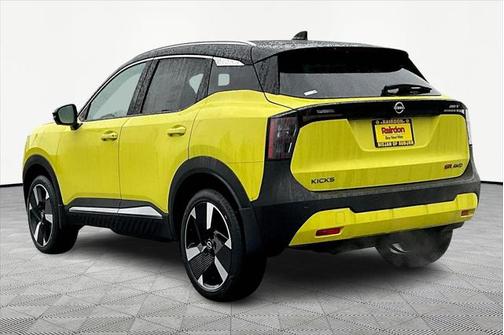 2025 Nissan Kicks SR