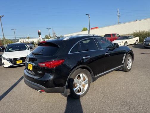 2011 INFINITI FX35 Base