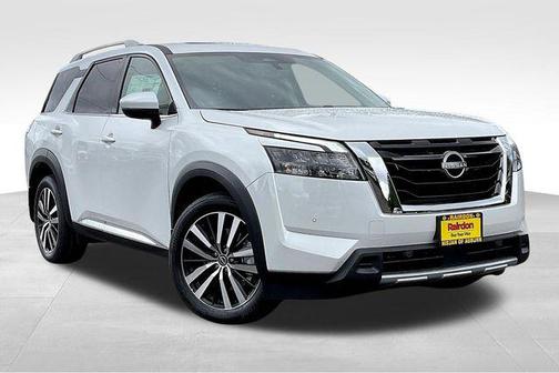 2025 Nissan Pathfinder Platinum 4WD