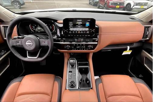 2025 Nissan Pathfinder Platinum 4WD