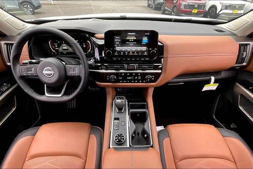 2025 Nissan Pathfinder Platinum 4WD