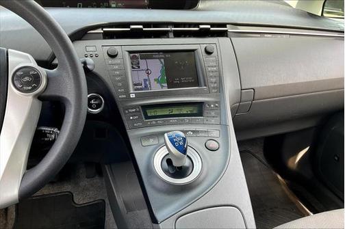 2010 Toyota Prius III