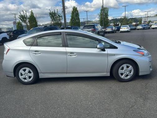 2010 Toyota Prius III
