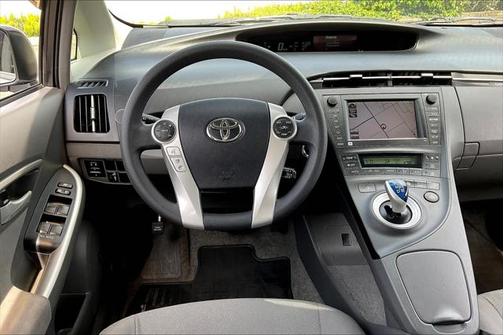 2010 Toyota Prius III
