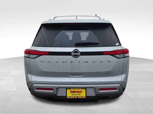 2025 Nissan Pathfinder Platinum 4WD