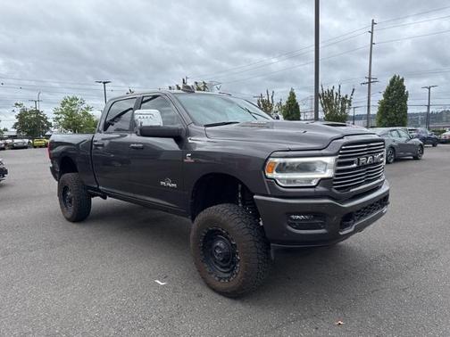 2024 RAM 3500 Laramie Crew Cab 4x4 6'4' Box