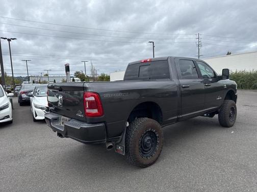 2024 RAM 3500 Laramie Crew Cab 4x4 6'4' Box