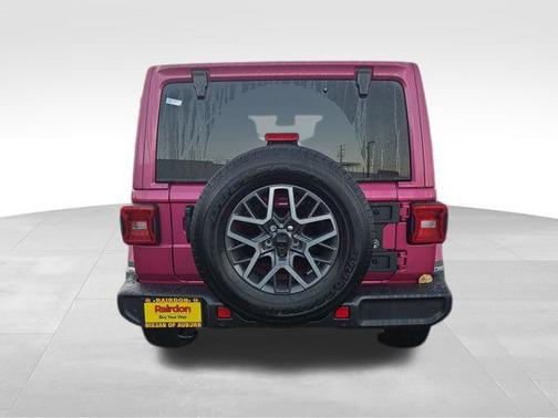 2024 Jeep Wrangler 4-Door Sahara 4x4