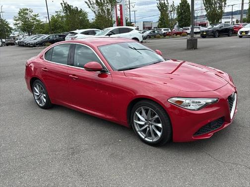 2018 Alfa Romeo Giulia Base