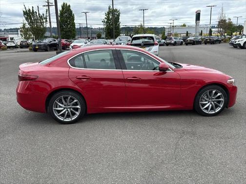 2018 Alfa Romeo Giulia Base
