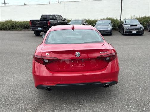 2018 Alfa Romeo Giulia Base