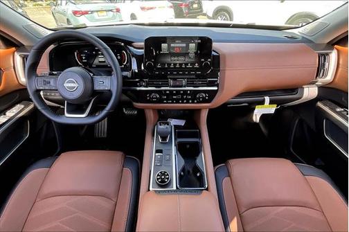 2025 Nissan Pathfinder Platinum 4WD