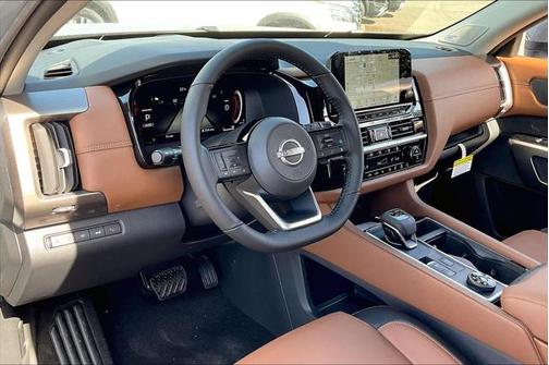 2025 Nissan Pathfinder Platinum 4WD