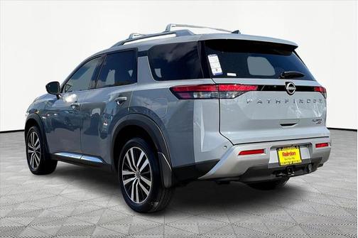 2025 Nissan Pathfinder Platinum 4WD