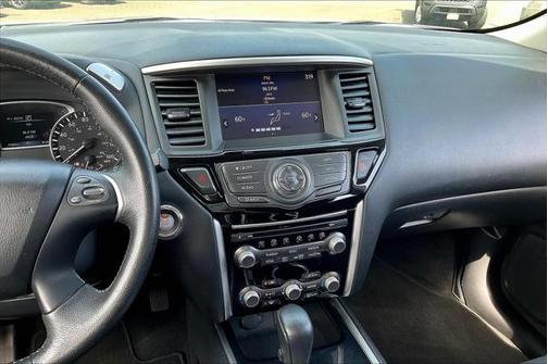 2018 Nissan Pathfinder SV