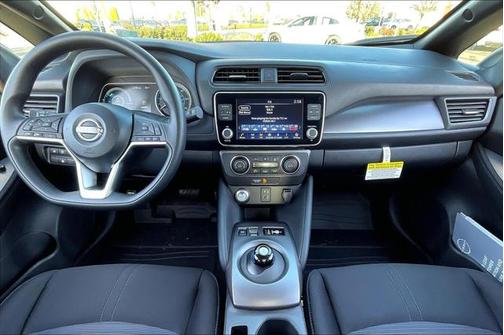 2025 Nissan Leaf S