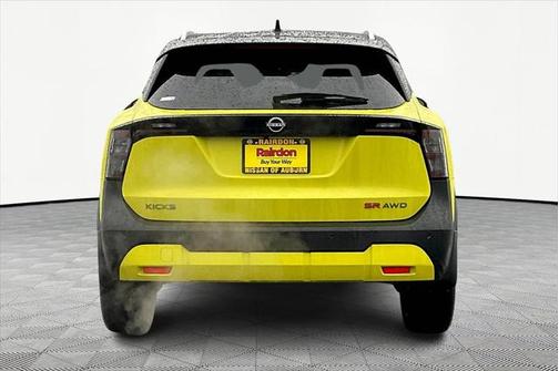 2025 Nissan Kicks SR