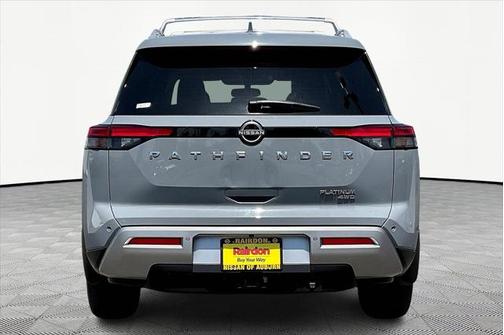 2022 Nissan Pathfinder Platinum 4WD