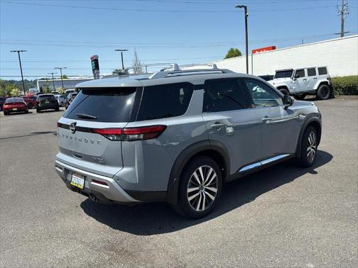 2022 Nissan Pathfinder Platinum 4WD