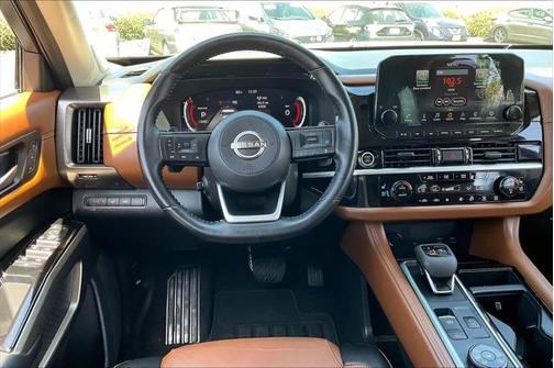 2022 Nissan Pathfinder Platinum 4WD