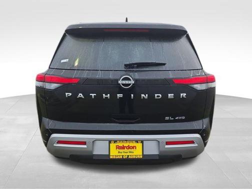 2025 Nissan Pathfinder SL 4WD