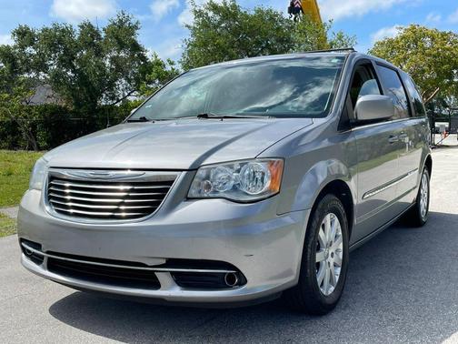Billet Silver Metallic Clearcoat 2014 Chrysler Town & Country Touring