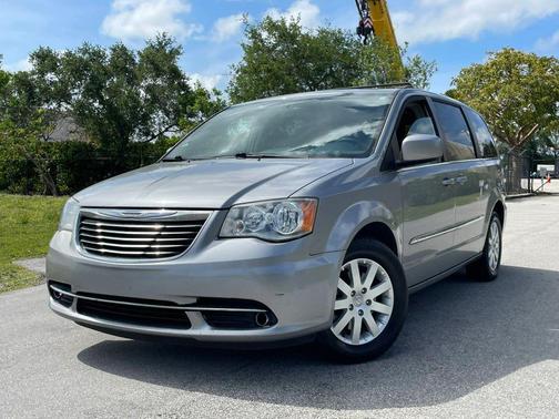 Billet Silver Metallic Clearcoat 2014 Chrysler Town & Country Touring