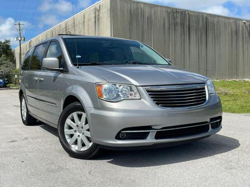Billet Silver Metallic Clearcoat 2014 Chrysler Town & Country Touring