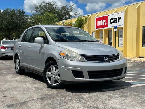 2010 Nissan Versa 1.8 S