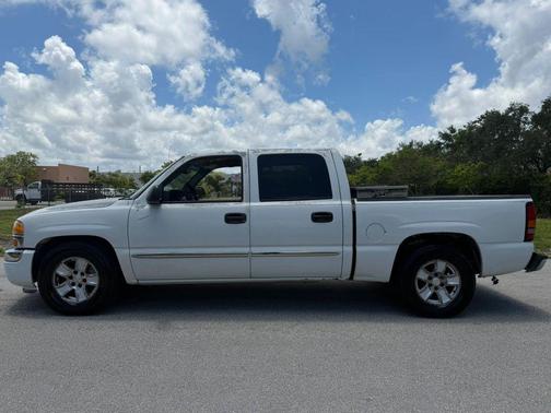2005 GMC Sierra 1500 SLE Crew Cab
