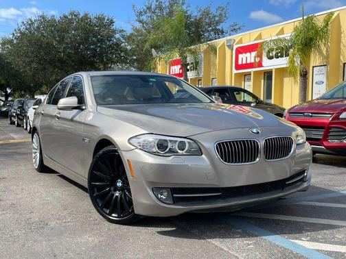 2013 BMW 528 528i Sedan 4D