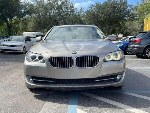 2013 BMW 528 528i Sedan 4D
