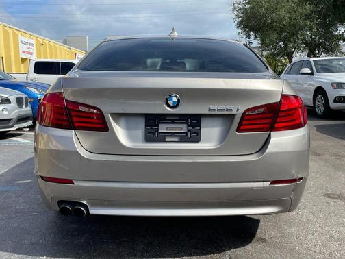 2013 BMW 528 528i Sedan 4D
