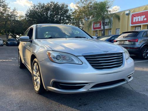 2012 Chrysler 200 LX